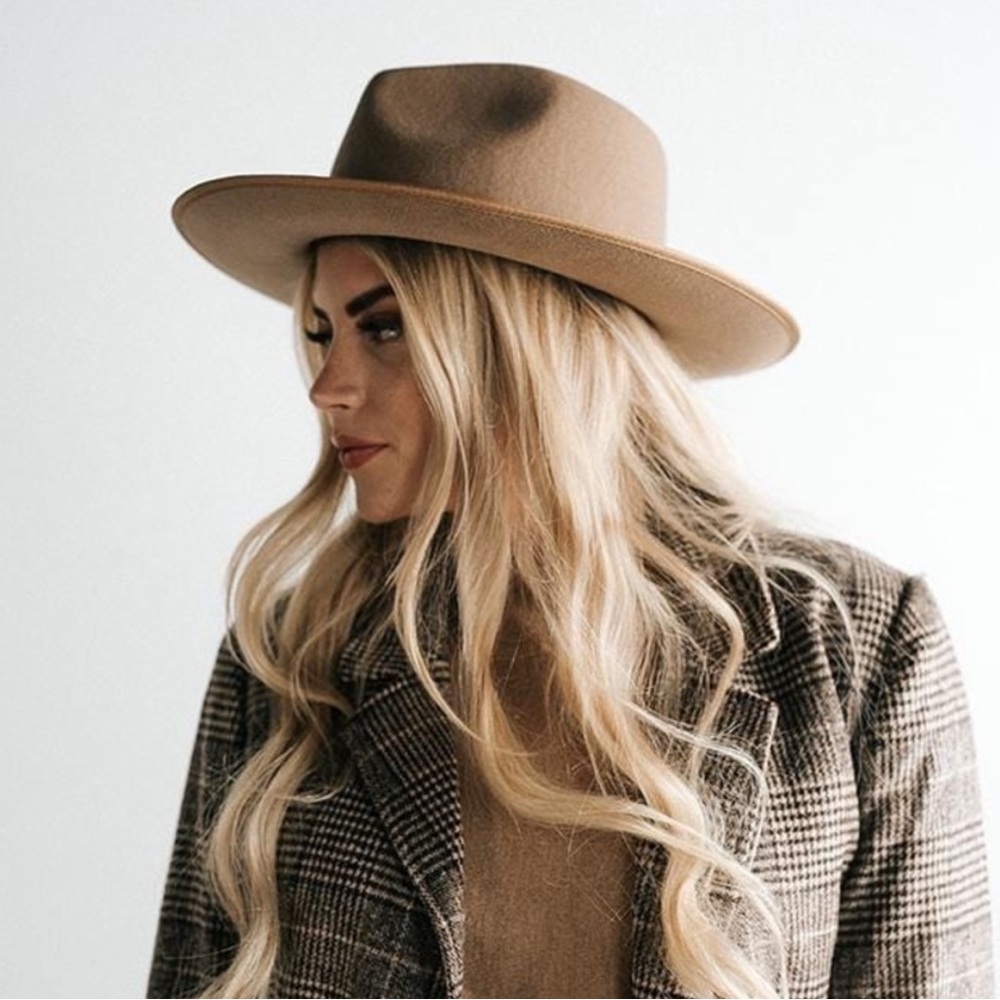 GigiPip Monroe in Brown
S/M 57